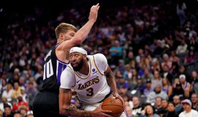 IQIYI 体育平台-再遭小萨博尼斯完爆 31岁浓眉哥未老先衰巅峰已过