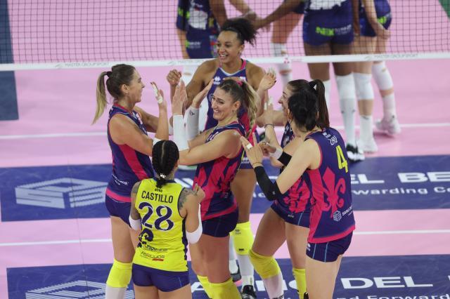 IQIYI app-朱婷激活进攻端 斯坎迪奇轻取弱旅迎新年开门红